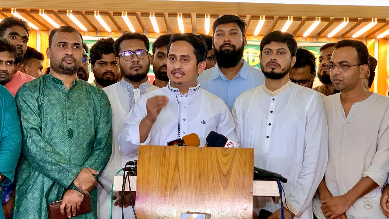 কয়েকজন উপদেষ্টা নির্বাচনের মাধ্যমে ‘সেফ এক্সিট’ নিয়ে ভাবছেন : সারজিস